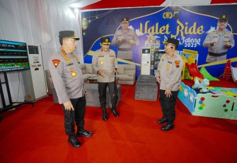 Kapolri Jenderal Pol. Listyo Sigit Prabowo meninjau langsung kesiapan pengamanan arus mudik dan balik Lebaran 2025 di wilayah Brebes, Jawa Tengah, pada Rabu (19/3/2025)