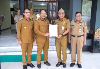 Sertijab dari Pj Bupati Karanganyar Timotius Suryadi kepada Bupati Karanganyar Rober Christanto, Senin (3/3/2025)