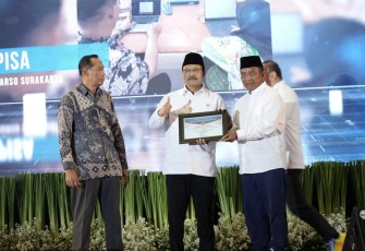 Acara penandatangan MoU dan MoA dihadiri langsung oleh Menteri Sosial Saifullah Yusuf beserta jajaran, para rektor perguruan tinggi, serta Wakil Menteri Pendidikan Tinggi, Sains, dan Teknologi (Wamendiktisaintek) Prof. Dr. Fauzan, M.Pd di Graha UNESA, Senin (10/2/2025)