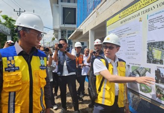 Menteri Pekerjaan Umum (PU), Dody Hanggodo, meninjau proyek revitalisasi Pasar Terban di Kota Yogyakarta pada Sabtu (22/2)
