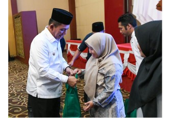 Gubernur Kepulauan Riau H Ansar Ahmad