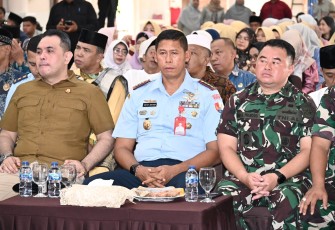 Komandan Lanud (Danlanud) Raden Sadjad (RSA) Natuna, Kolonel Pnb I Ketut Adiyasa Ambara, menghadiri acara Halal Bihalal Idul Fitri 1446 H/2025 M bersama Gubernur Kepulauan Riau