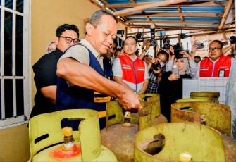 Menteri Energi dan Sumber Daya Mineral (ESDM), Bahlil Lahadalia Kunjungi Pangkalan LPG di Kalsel