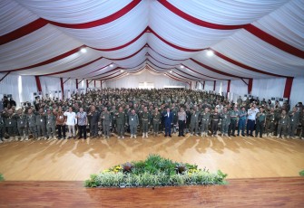 Menteri Dalam Negeri Muhammad Tito Karnavian secara resmi membuka Retreat Pembekalan Kepala Daerah 2025 di Lembah Tidar Akademi Militer (Akmil) Magelang, Jawa Tengah, Sabtu (22/2/2025)