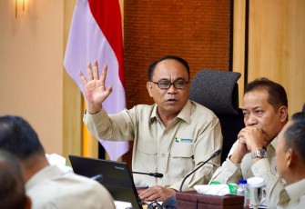Menkop Budi Arie Setiadi saat menerima audiensi dengan jajaran PT Telkom Indonesia, di Jakarta, Selasa (19/8).
