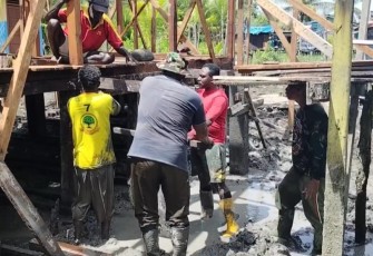  Kebersamaan Dengan Warga Masyarakat Terlihat Sejak Dibuka Pra TMMD Ke-124 Kodim 1710/Mimika