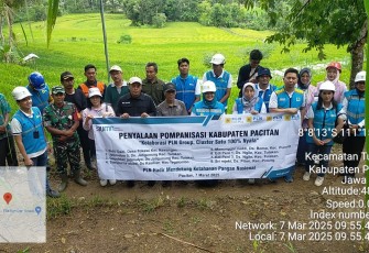 Babinsa Koramil 0801/07 Tulakan Sertu Dwi dan Kopda Agus menghadiri pelaksanakan kegiatan Penyalaan Pompanisasi dan Peresmian Pemasangan listrik dari PLN, Bertempat di Dusun Sumberjo, Desa Ngile, Kecamatan Tulakan, Kabupaten Pacitan, Kamis (07/04/2025)
