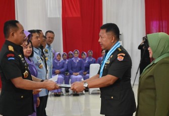 Panglima TNI Jenderal TNI Agus Subiyanto saat Tutup Dikreg LIV Sesko TNI 2025