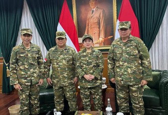 Ketua DPR RI Puan Maharani memenuhi undangan menghadiri kegiatan upacara Parade Senja dan penurunan bendera Merah Putih di retret kepala daerah