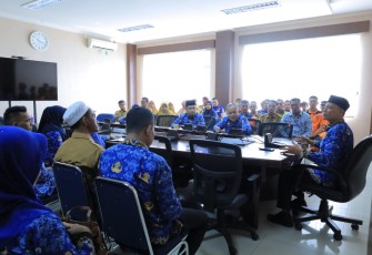 Bupati Pasaman, Provinsi Sumatera Barat (Sumbar), Sabar AS, menegaskan bahwa para honorer daerah dan tenaga kontrak yang mengabdi di lingkup Pemkab Pasaman akan tetap dipertahankan keberadaannya