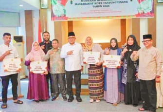 Wali Kota Lis Darmansyah di Hotel Bintan Plaza, Sabtu (20/12).