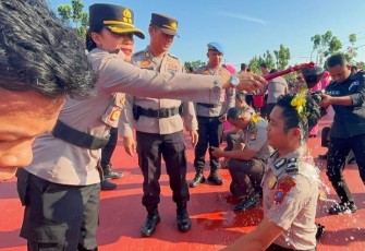 Upacara Kenaikan Pangkat dipimpin langsung Kapolres Bintan AKBP Yunita Stevani, SIK. Msi.