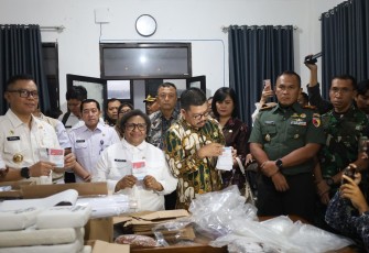 Danrem 081/DSJ, Kolonel Arm Untoro Hariyanto melakukan rapat koordinasi bersama Wamendagri RI, Dr. Ribka Haluk dalam rangka Pemungutan Suara Ulang (PSU) di Kabupaten Magetan, bertempat di Pendopo Surya Graha Magetan, Rabu (19/3/2025) malam
