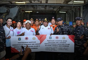 TNI AL Salurkan Bantuan Kemanusiaan Skala Besar ke Aceh, Sumut dan Sumbar