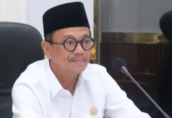 Wakil Wali Kota Tanjungpinang, Drs. H. Raja Ariza, M.M., ikuti rapat koordinasi peluncuran Indikator Monitoring Center of Prevention (MCP) KPK tahun 2025 secara virtual, di ruang rapat Raja Haji Fisabilillah, Kantor Wali Kota, Rabu (5/3)