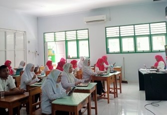 Ilustrasi guru madrasah 