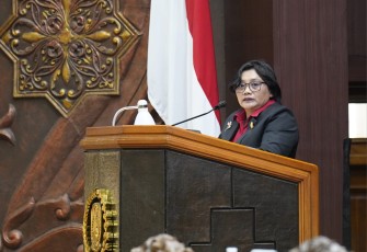 Anggota Fraksi PDI Perjuangan DPRD Jatim, Diana AV Sasa