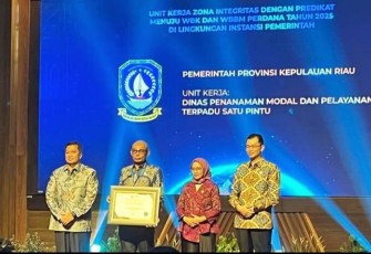 DPMPTSP Kepri saat Raih WBK