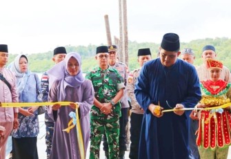 Bupati Roby saat Resmikan Dermaga 'Mak Yong' Pulau Mantang.