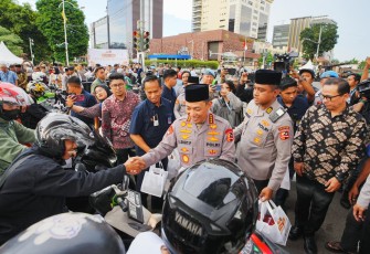 Kapolri saat Bagikan Takjil dan Buka Puasa Bersama Bareng Insan Pers