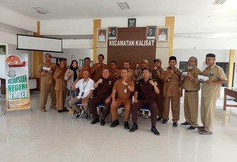 Kejaksaan Negeri Jember menggelar sosialisasi program pengelolaan dan pengawasan anggaran dana desa Tahun 2026 di Kantor Kecamatan Kalisat, Selasa (12/5/2026), yang dihadiri seluruh kepala desa se-Kecamatan Kalisat guna memperkuat transparansi dan pencegahan tindak pidana korupsi di tingkat desa.