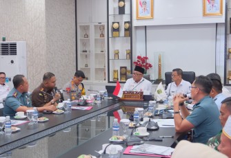 Wali Kota Tanjungpinang, Lis Darmansyah saat pimpin rapat Forkopimda Kota Tanjungpinang Triwulan I Tahun 2026, Rabu (11/2/2026).
