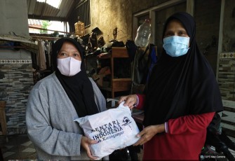 MSI Karanganyar menyalurkan bantuan logistik sekaligus penguatan edukasi penanggulangan TBC dalam rangka memperingati HTBS 2026 dan mengisi bulan suci Ramadan, Minggu (15/3/2026).