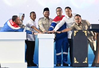 Panglima TNI Dampingi Presiden RI Resmikan RDMP Balikpapan