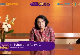Sekretaris Jenderal (Sesjen) Kemendikdasmen, Suharti saat Webinar Sosialisasi dan Diskusi Permendikdasmen No 6 Tahun 2026 tentang Budaya Sekolah Aman dan Nyaman (BSAN).