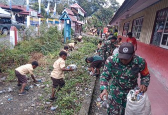 Kodim 1714/Puncak Jaya Bersih Sekolah