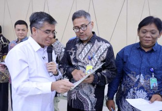 Menaker Yassierli saat rakor di Jakarta, Jum'at (8/1)