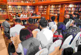 Menkes Budi Gunadi Sadikin memberikan keterangan pers di Perpustakaan Wisma Habibie Ainun Jakarta, Kamis (15/1)