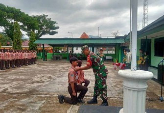 Serma Danang Pimpin Upacara Pengambilan Badge Saka Wira 19