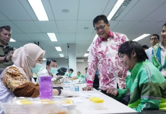 Wamen Viva Yoga saat berdialog dengan peserta program CKG di Jakarta, Rabu (11/2)