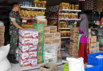 Pantau harga dan stok sembako di wilayah desa binaan 