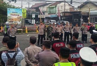 Pengamanan lebaran ketupat di Durenan Trenggalek 