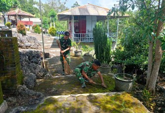 Aksi bersih lokasi wisata Sentono Gentong