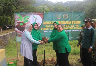 Aksi tanam pohon di Trenggalek