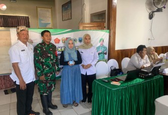 Pelayanan Dispenduk Capil untuk warga Desa Brabe