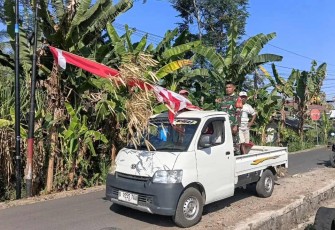 Pemasangan umbul-umbul penutupan TMMD