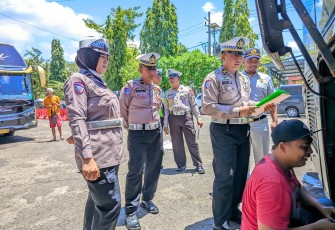 Operasi Keselamatan Semeru 2026 Ditlantas Polda Jatim Gelar Ramp Chek Angkutan Umum