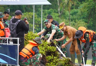 Pangdam IX Udayana Mayjen TNI Piek Budyakto