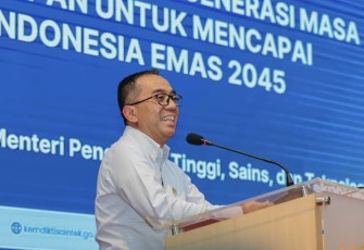 Mendiktisaintek Brian Yuliarto