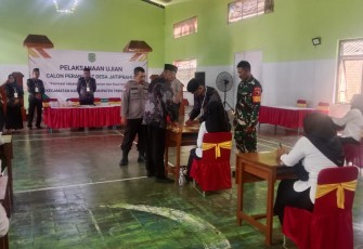 TNI-Polri Kawal Ketat Ujian Perangkat Desa di Trenggalek