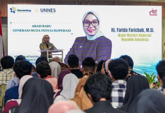 Wamenkop Farida Farichah