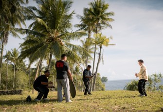 Kementerian Ekonomi Kreatif melalui Deputi Bidang Kreativitas Media, merealisasikan Program Akselerasi Kreatif (AKTIF) Musik di Maluku Utara bersama dua musisi terpilih hasil kurasi,  Alan Darmawan dan Bams Conoras (Presiden Tidore), Jakarta, Kamis (21/5/2026)