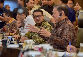 Ratas dipimpin oleh Menteri Koordinator Bidang Perekonomian (Menko Ekon) dan dihadiri Menteri Keuangan, Menteri Ekraf, dan beberapa Menteri lainnya, Pemerintah menyepakati penurunan tarif PPh royalti bagi penulis dari 15% menjadi 1,5% bersifat final
