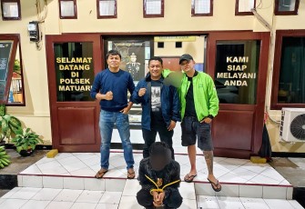 Pelaku saat di amankan tim opsnal Polsek Matuari