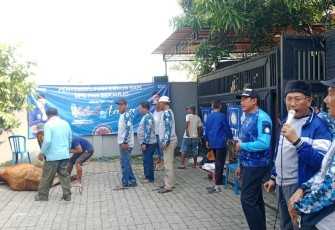 Idul Adha 1447 H,  PAN Sidoarjo 700 Paket Daging Qurban ke Warga dan Ojol