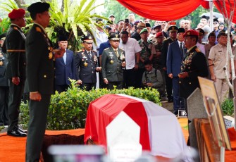 Panglima TNI Hadiri Upacara Pemakaman Jenderal TNI (Purn) Ryamizard Ryacudu